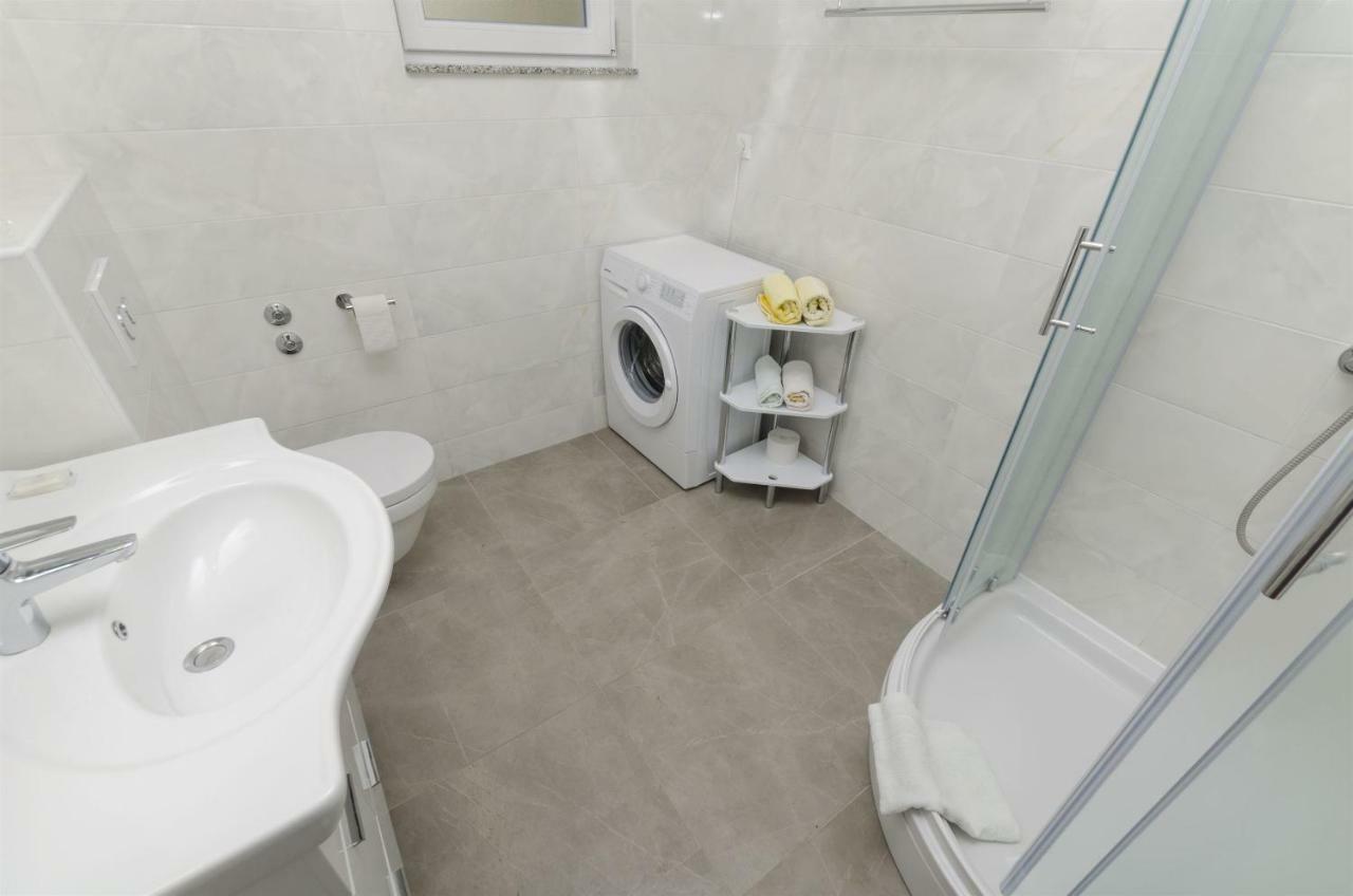 Apartments Karmela Primosten Ngoại thất bức ảnh